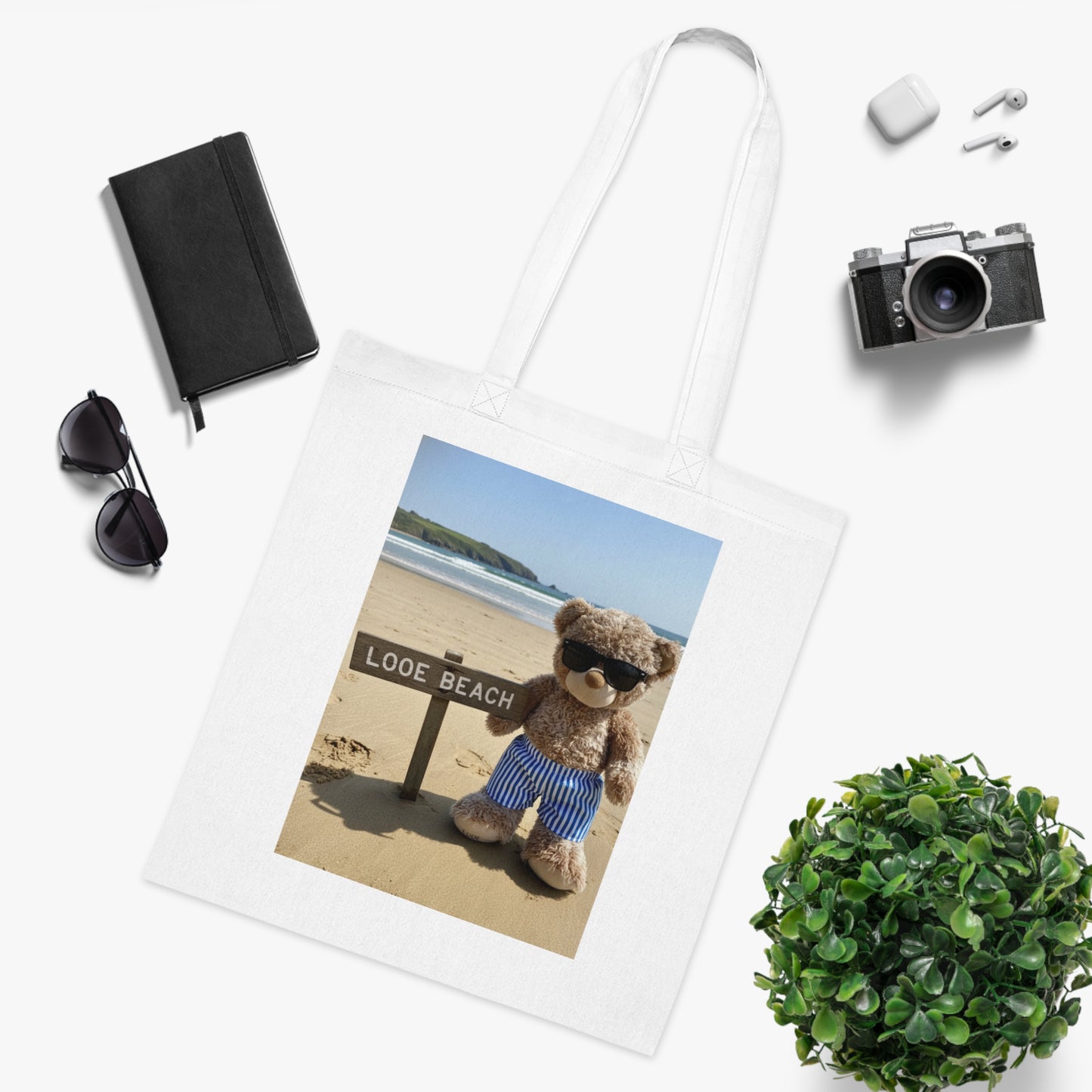 Teddy On Tour – Candy Bear at Looe Beach Cotton Tote Bag