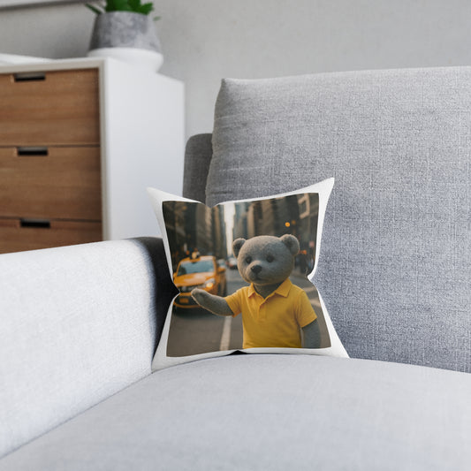 Teddy on Tour Hudson in New York Square Pillow